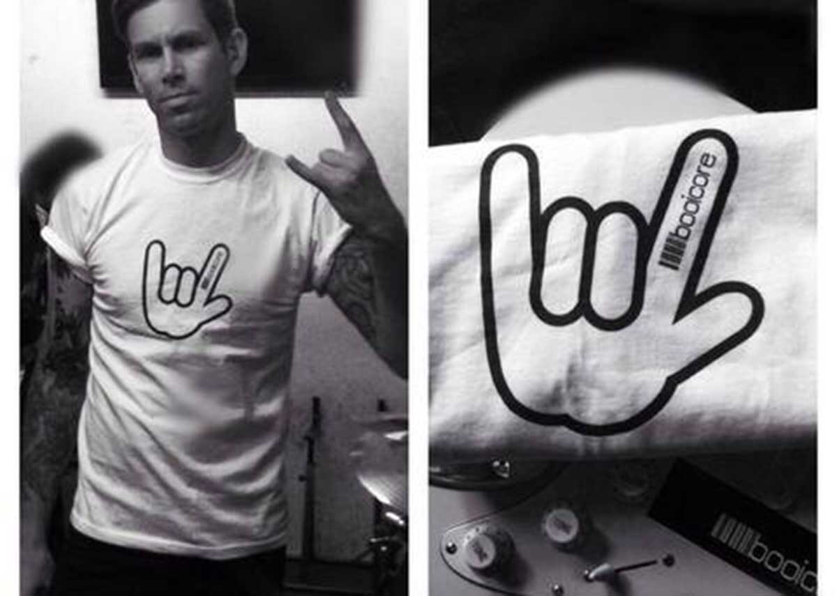 Katalina Kicks in our booicoore TEE!